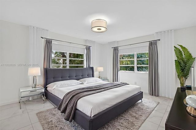 1239 Mariposa Ave 2, Coral Gables, FL 33146