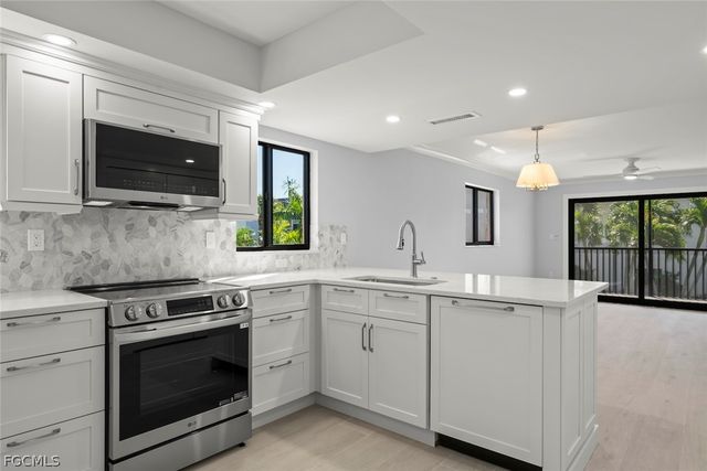 671 E Gulf DR 3D2, Sanibel, FL 33957