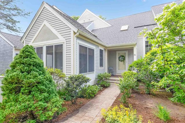 16 Gold Leaf Lane, Mashpee, MA 02649