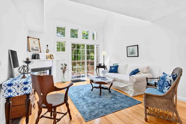 16 Gold Leaf Lane, Mashpee, MA 02649
