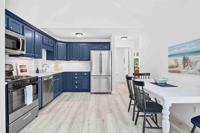 16 Gold Leaf Lane, Mashpee, MA 02649