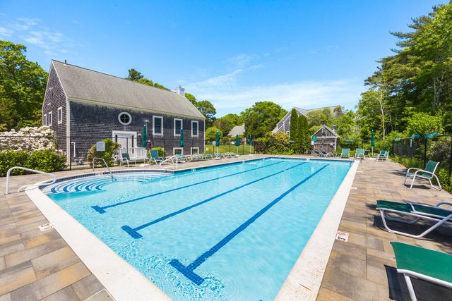 16 Gold Leaf Lane, Mashpee, MA 02649