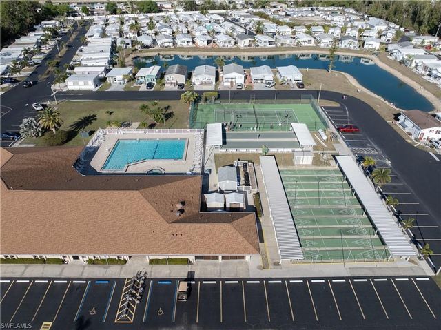 184 Caravan CIR, North Fort Myers, FL 33903