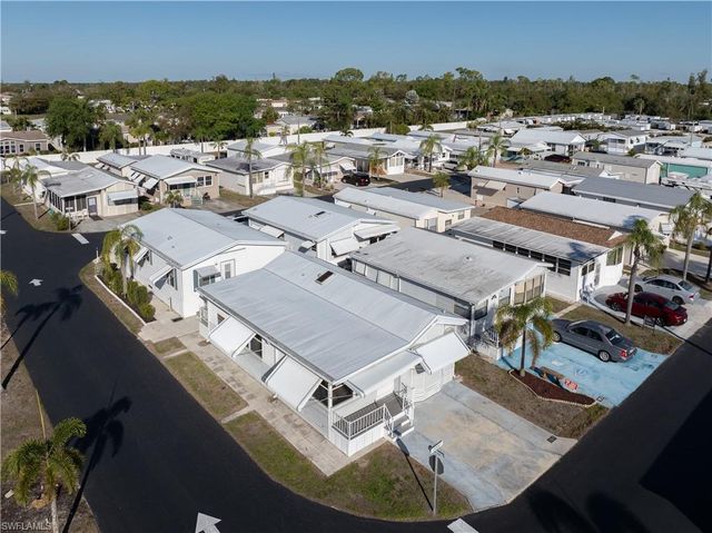 184 Caravan CIR, North Fort Myers, FL 33903