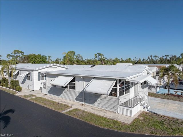 184 Caravan CIR, North Fort Myers, FL 33903