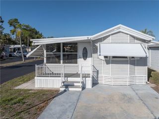 184 Caravan CIR, North Fort Myers, FL 33903