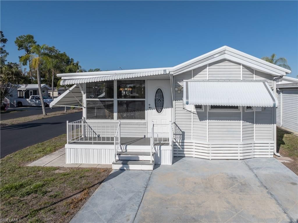 184 Caravan CIR, North Fort Myers, FL 33903