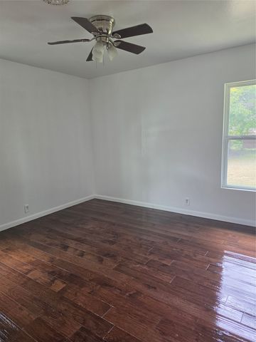 2206 Shannon Street N, Sherman, TX 75092