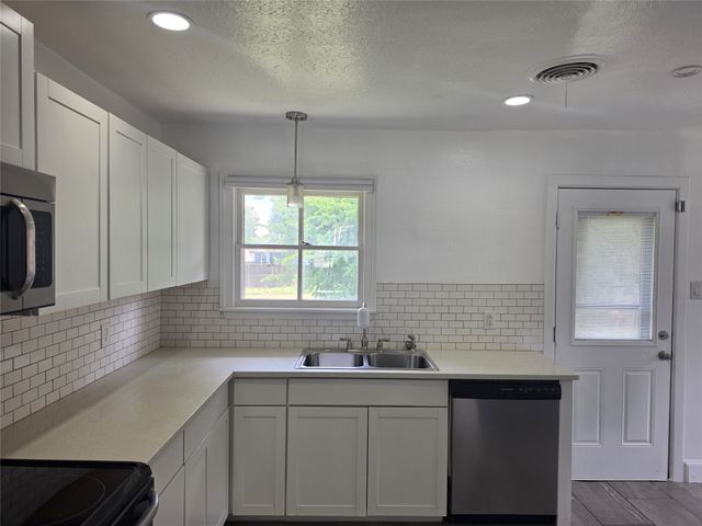 2206 Shannon Street N, Sherman, TX 75092