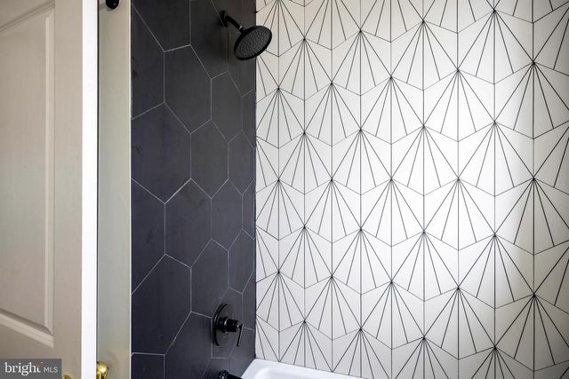 1621 E 32ND ST, Baltimore, MD 21218