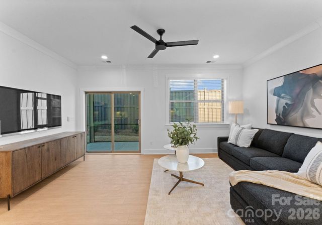 812 Garringer Place, Charlotte, NC 28208