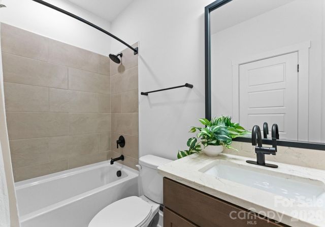 812 Garringer Place, Charlotte, NC 28208