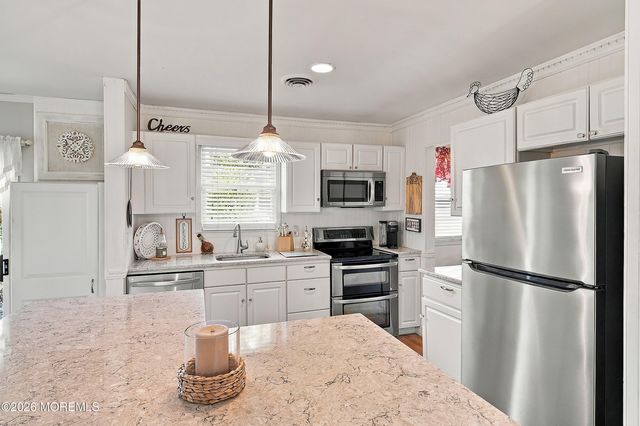 40 Hummingbird Lane 73, Manchester, NJ 08759