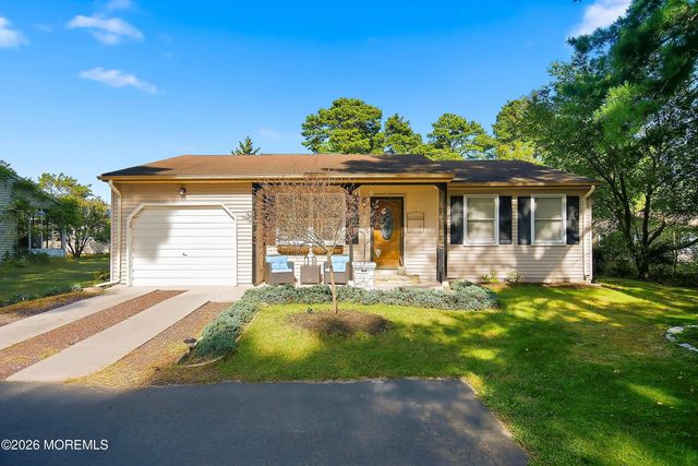 40 Hummingbird Lane 73, Manchester, NJ 08759