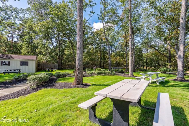 40 Hummingbird Lane 73, Manchester, NJ 08759