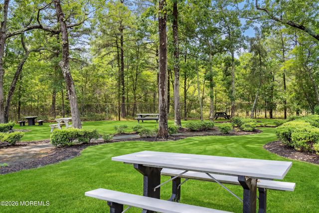 40 Hummingbird Lane 73, Manchester, NJ 08759