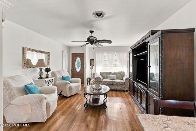 40 Hummingbird Lane 73, Manchester, NJ 08759