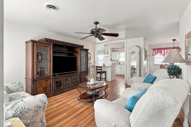 40 Hummingbird Lane 73, Manchester, NJ 08759