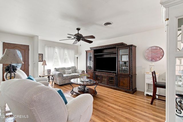 40 Hummingbird Lane 73, Manchester, NJ 08759