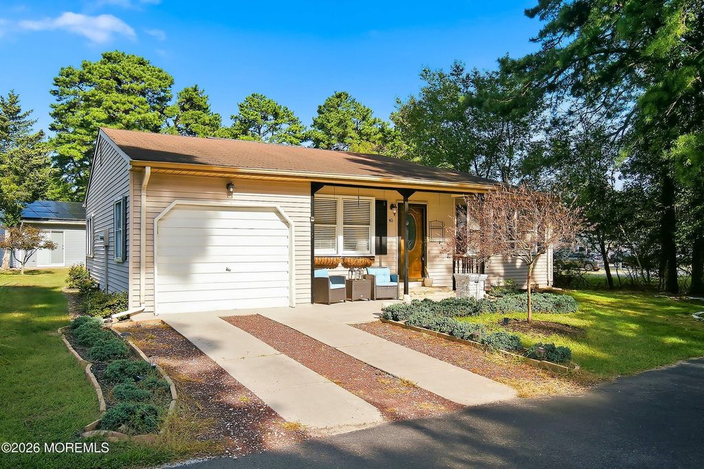 40 Hummingbird Lane 73, Manchester, NJ 08759