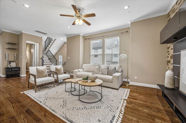 1031 W 21st Street B, Houston, TX 77008