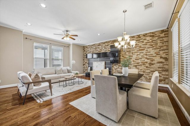 1031 W 21st Street B, Houston, TX 77008