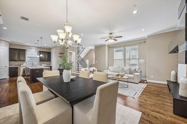 1031 W 21st Street B, Houston, TX 77008