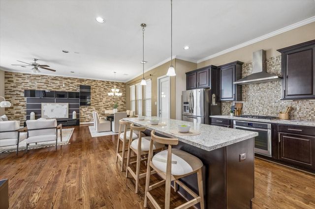 1031 W 21st Street B, Houston, TX 77008