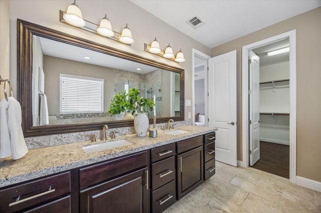 1031 W 21st Street B, Houston, TX 77008