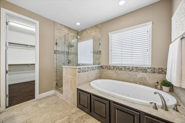 1031 W 21st Street B, Houston, TX 77008