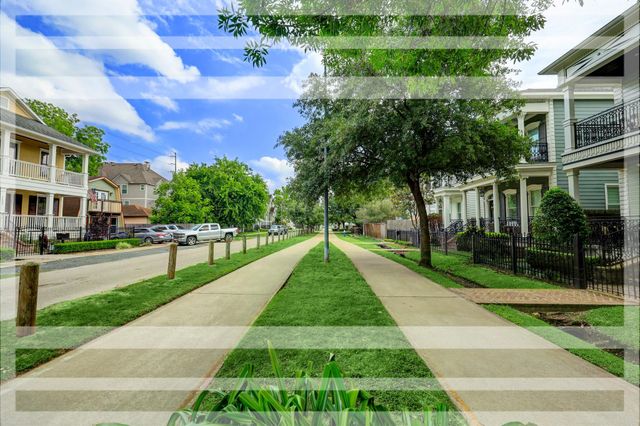 1031 W 21st Street B, Houston, TX 77008