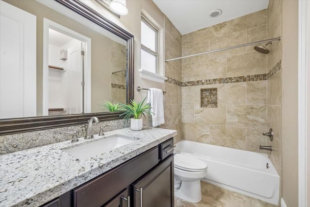 1031 W 21st Street B, Houston, TX 77008