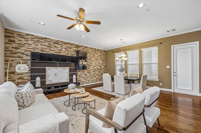 1031 W 21st Street B, Houston, TX 77008