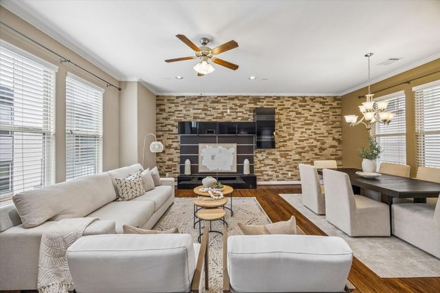 1031 W 21st Street B, Houston, TX 77008