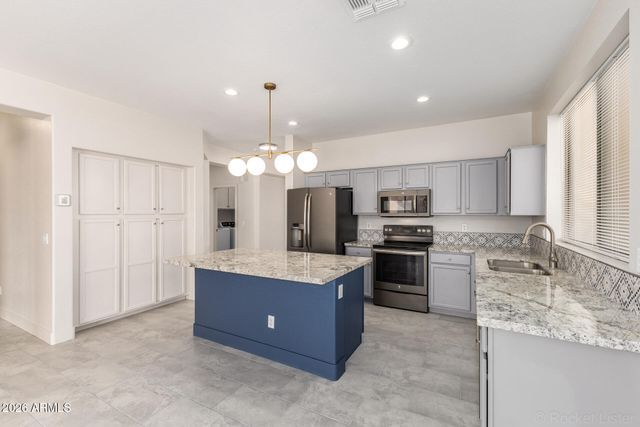 5665 W LAURIE Lane, Glendale, AZ 85302