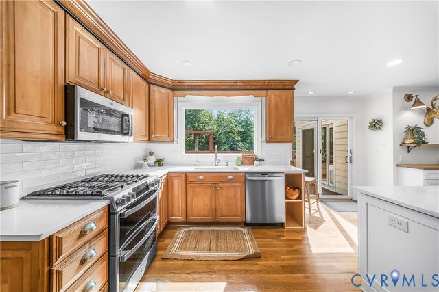 2200 Swanhurst Dr, Midlothian, VA 23113