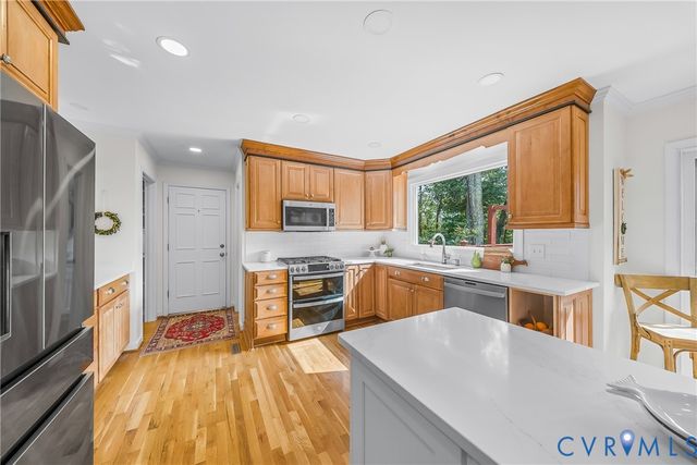 2200 Swanhurst Dr, Midlothian, VA 23113