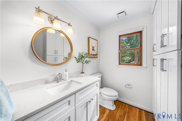 2200 Swanhurst Dr, Midlothian, VA 23113
