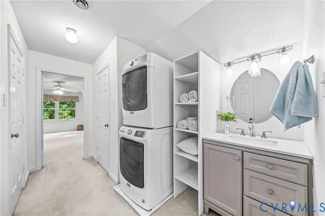 2200 Swanhurst Dr, Midlothian, VA 23113