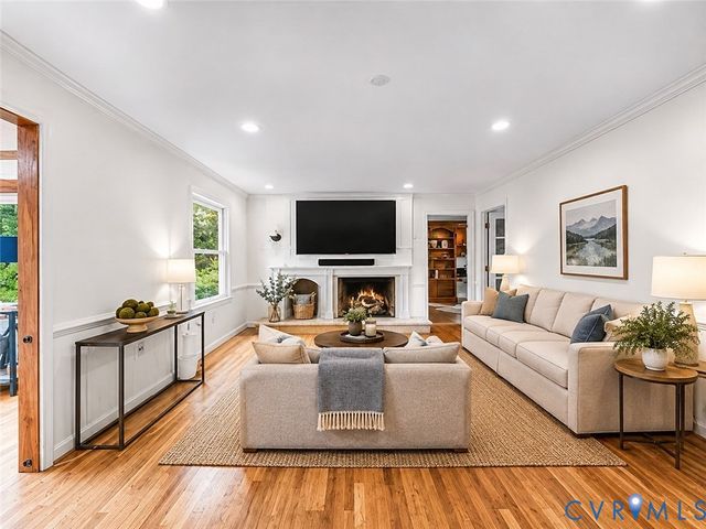 2200 Swanhurst Dr, Midlothian, VA 23113
