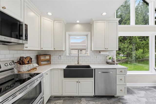 326 Quarry Road, South Strabane, PA 15301
