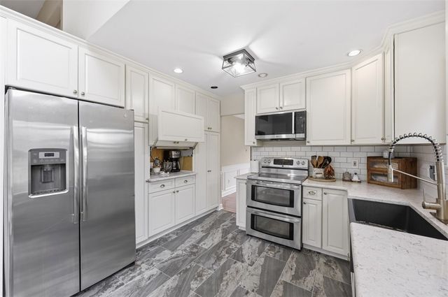 326 Quarry Road, South Strabane, PA 15301