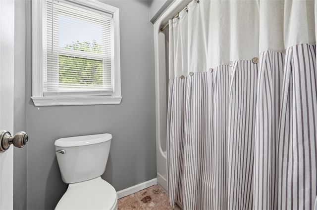 326 Quarry Road, South Strabane, PA 15301