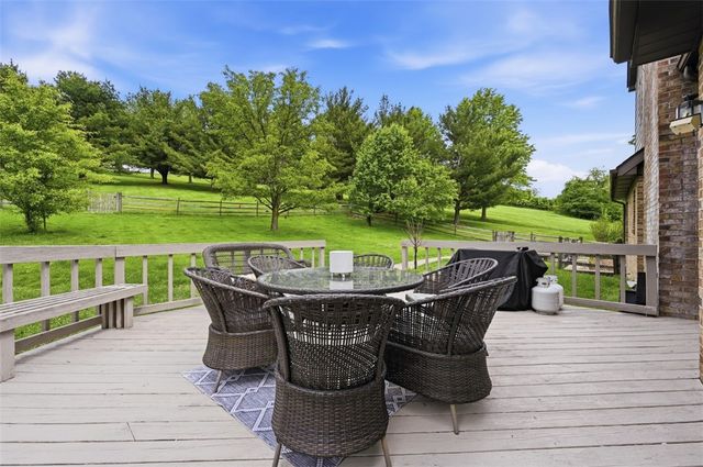 326 Quarry Road, South Strabane, PA 15301