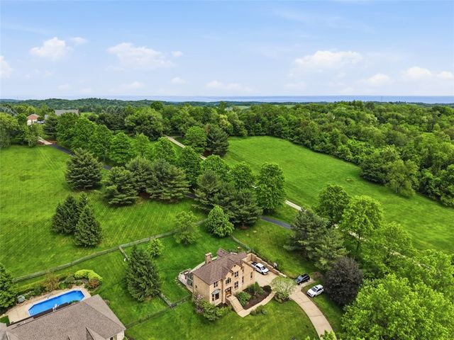 326 Quarry Road, South Strabane, PA 15301