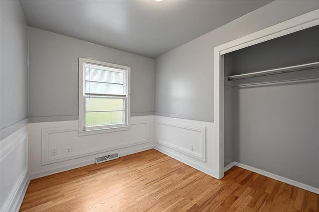 5501 N Highland Avenue, Kansas City, MO 64118