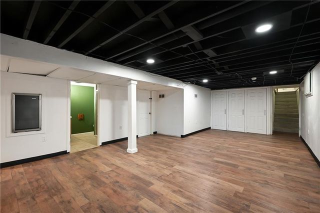 5501 N Highland Avenue, Kansas City, MO 64118