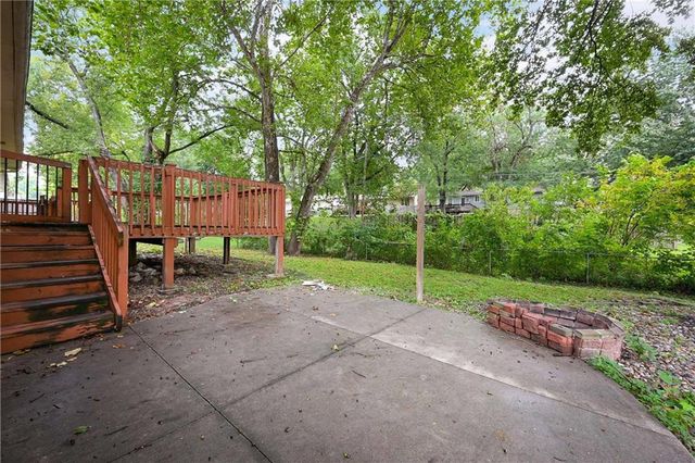 5501 N Highland Avenue, Kansas City, MO 64118