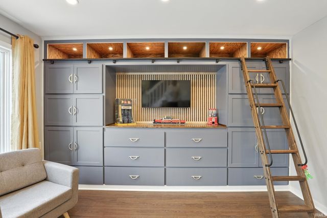 6417 Merlin Drive, Fort Wayne, IN 46818