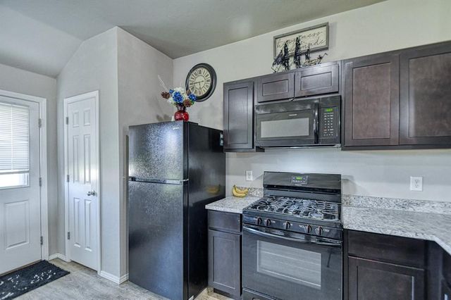 1400 Peridot Lane, Noble, OK 73068